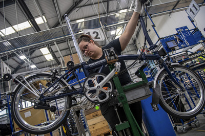 实拍英国Brompton自行车生产车间